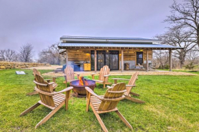 Cozy KC Bunk House with Fire Pit and Gas Grill!